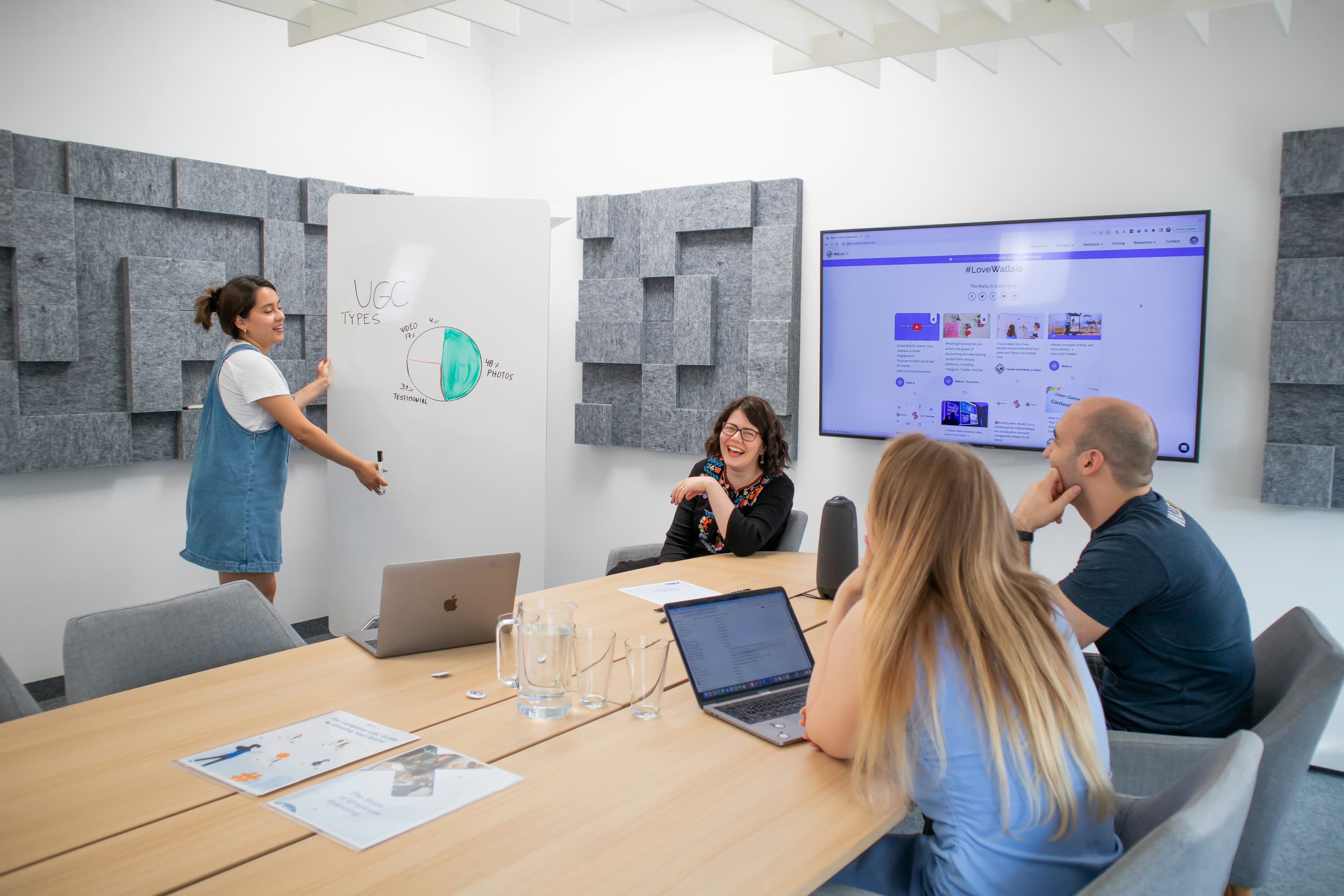 Consulting and business development image